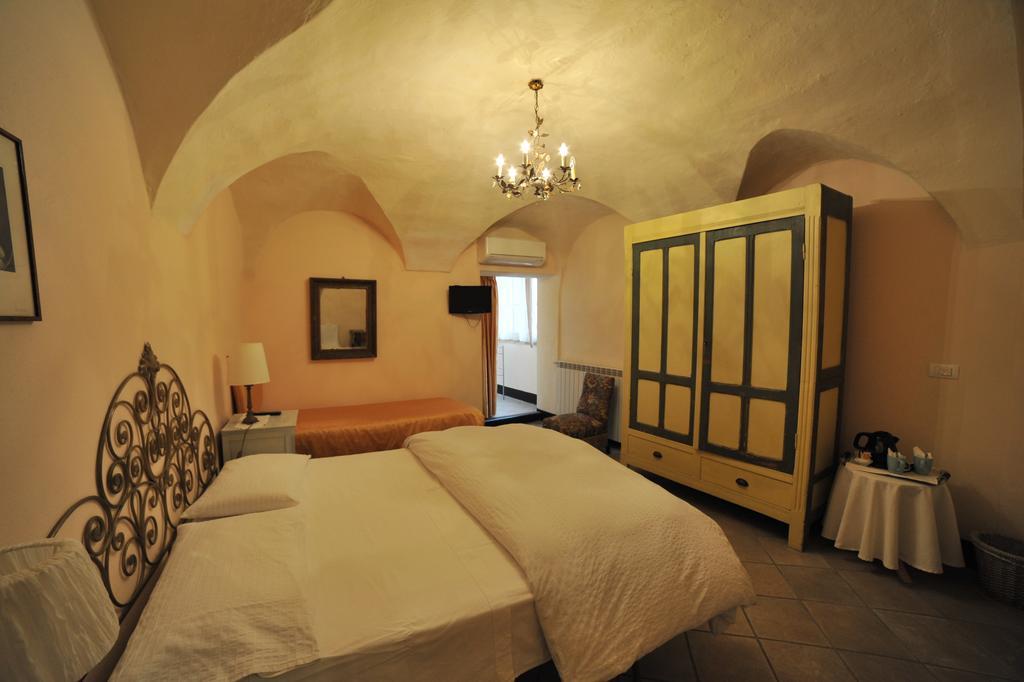 Erasmo Rooms & Breakfast Finale Ligure Exteriör bild